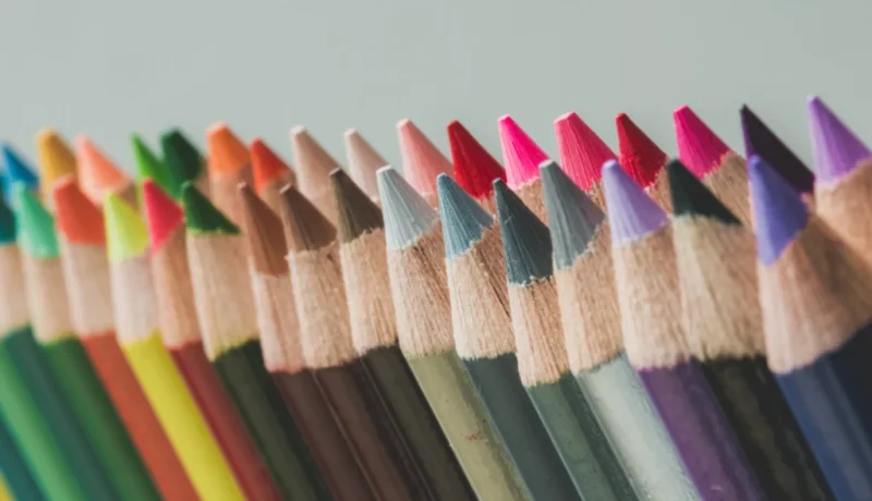 close-up-colored-pencils